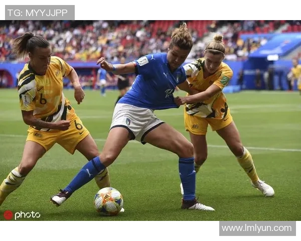 意大利女足与巴西女足巅峰对决展现足球魅力与激情的较量